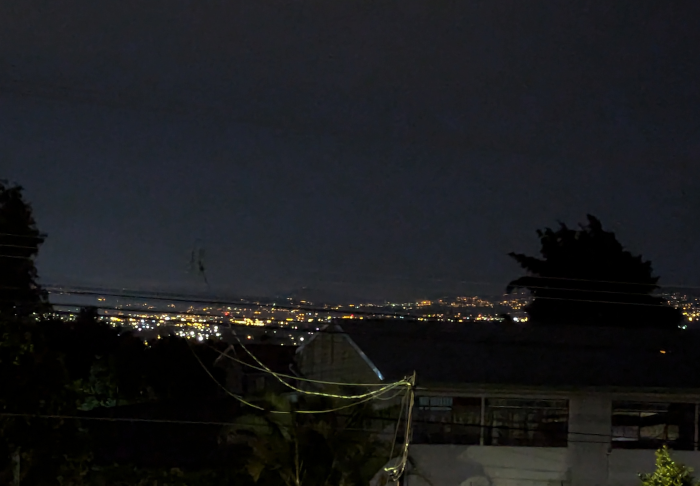 Lichter einer Stadt bei Nacht